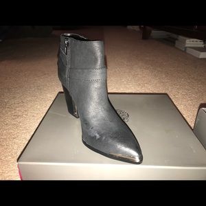Vince Camuyo brand new VP-Adelfi2 black booties